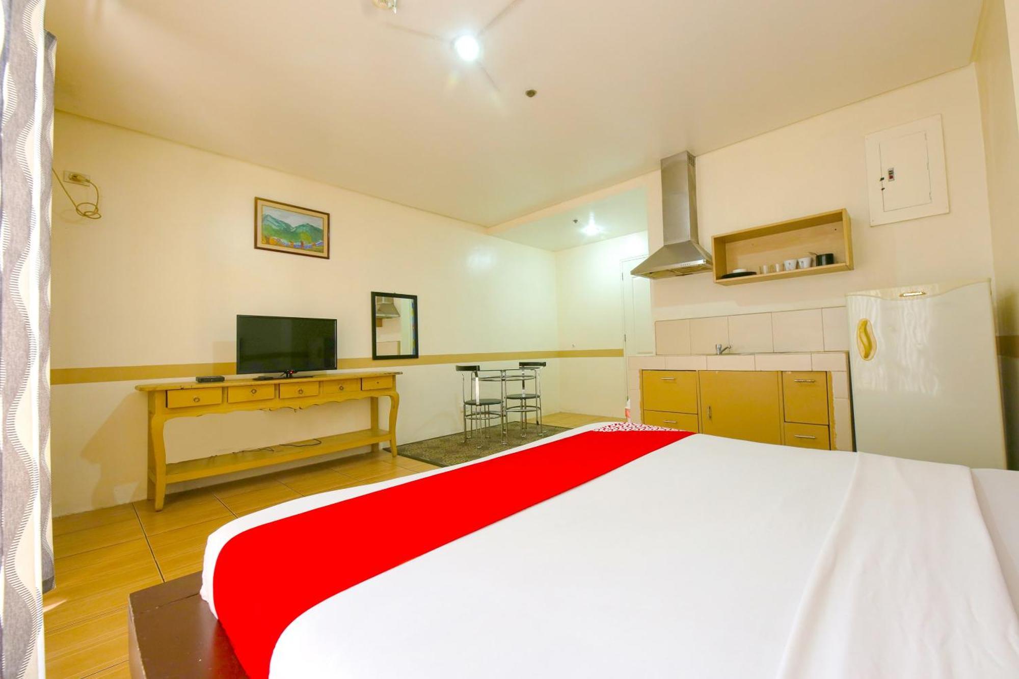 Oyo 769 Poblacion Suites Polaris Makati City Exterior photo