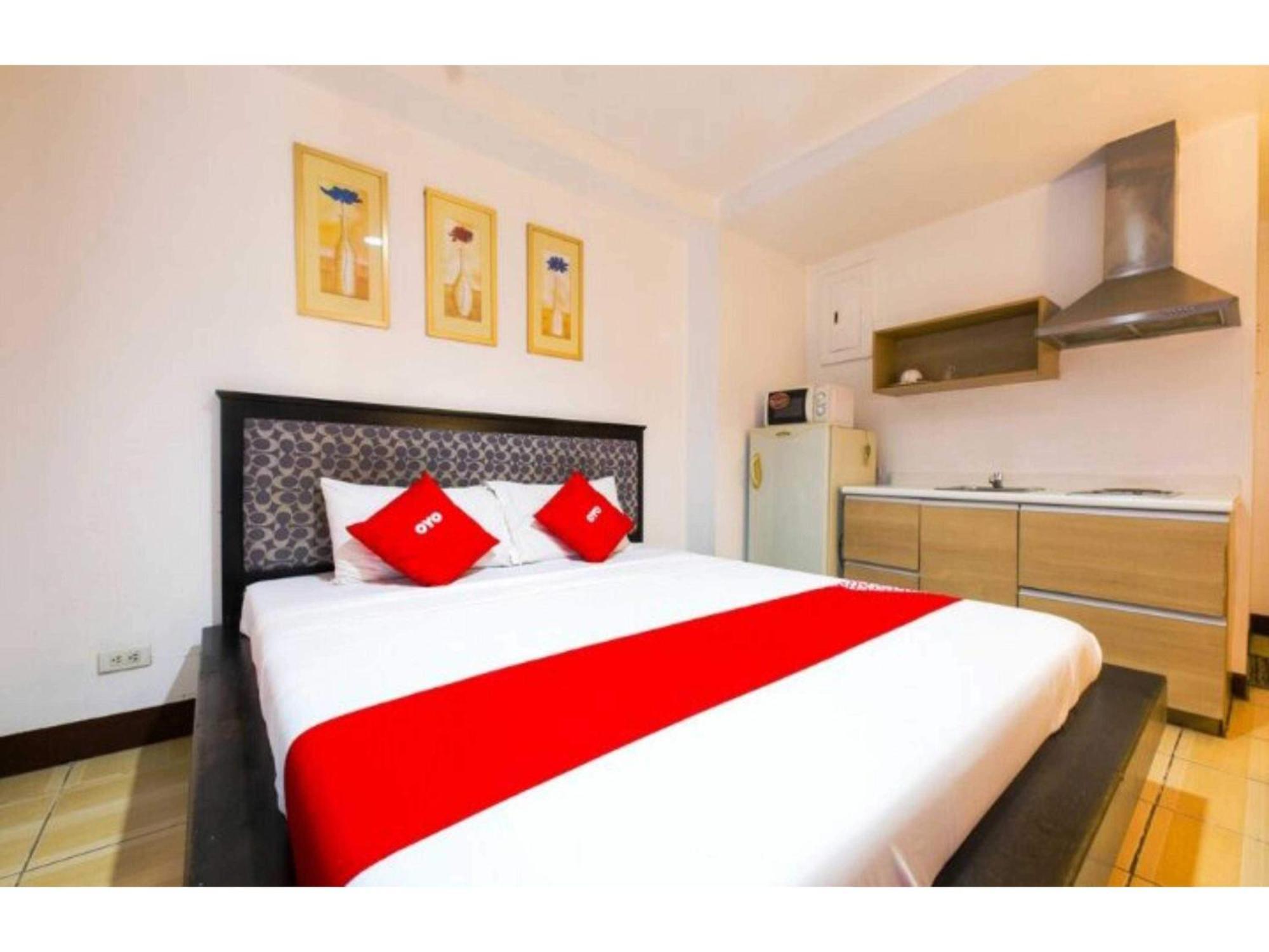 Oyo 769 Poblacion Suites Polaris Makati City Exterior photo