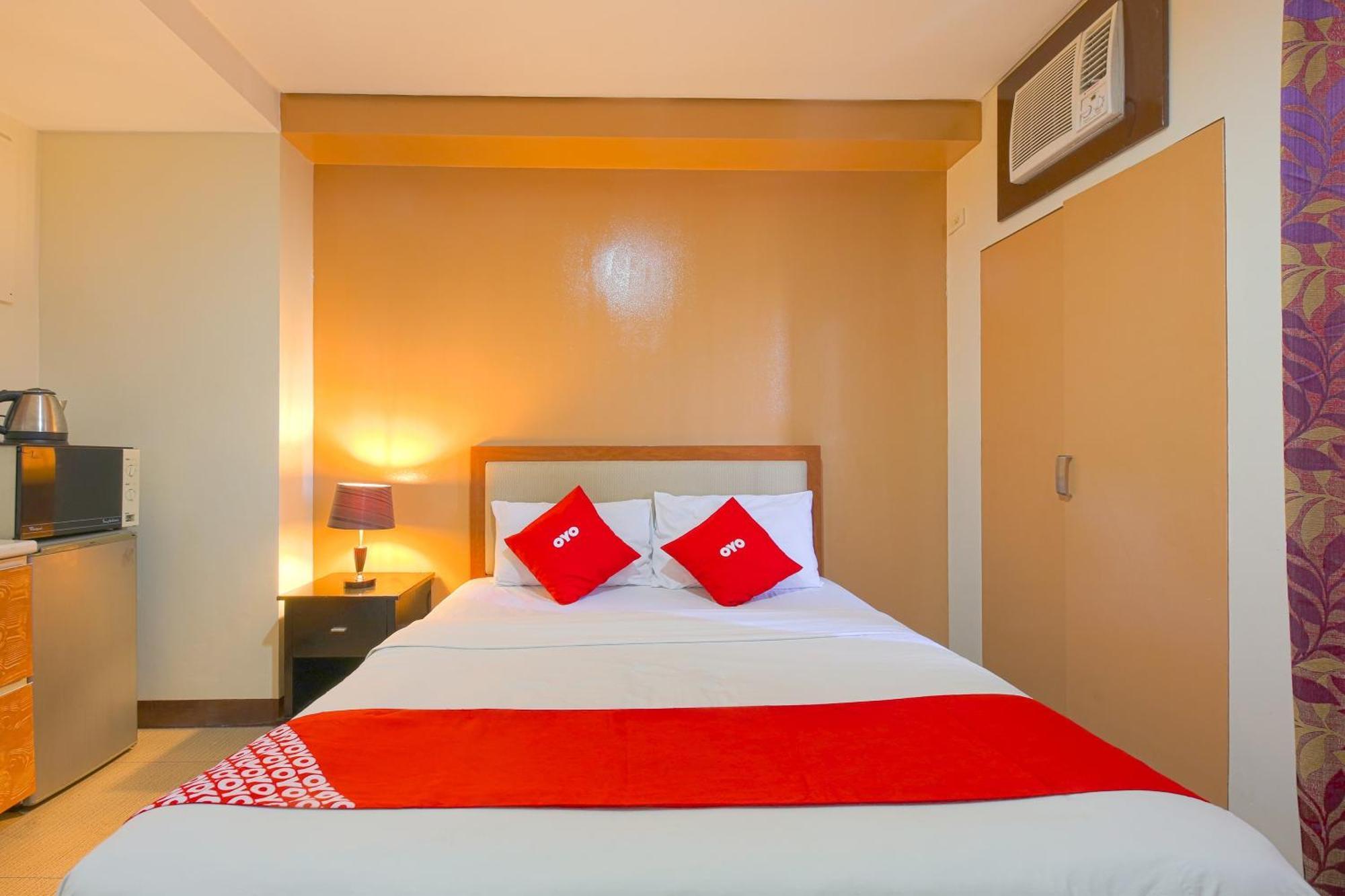 Oyo 769 Poblacion Suites Polaris Makati City Exterior photo
