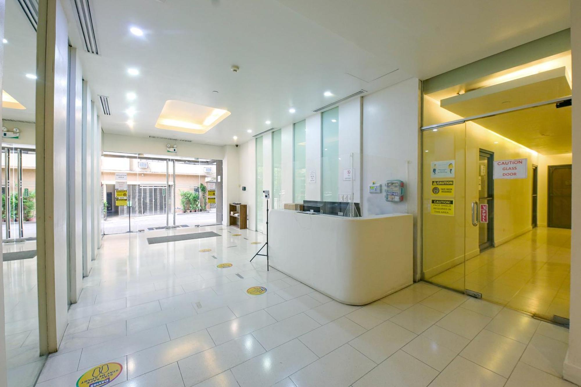 Oyo 769 Poblacion Suites Polaris Makati City Exterior photo