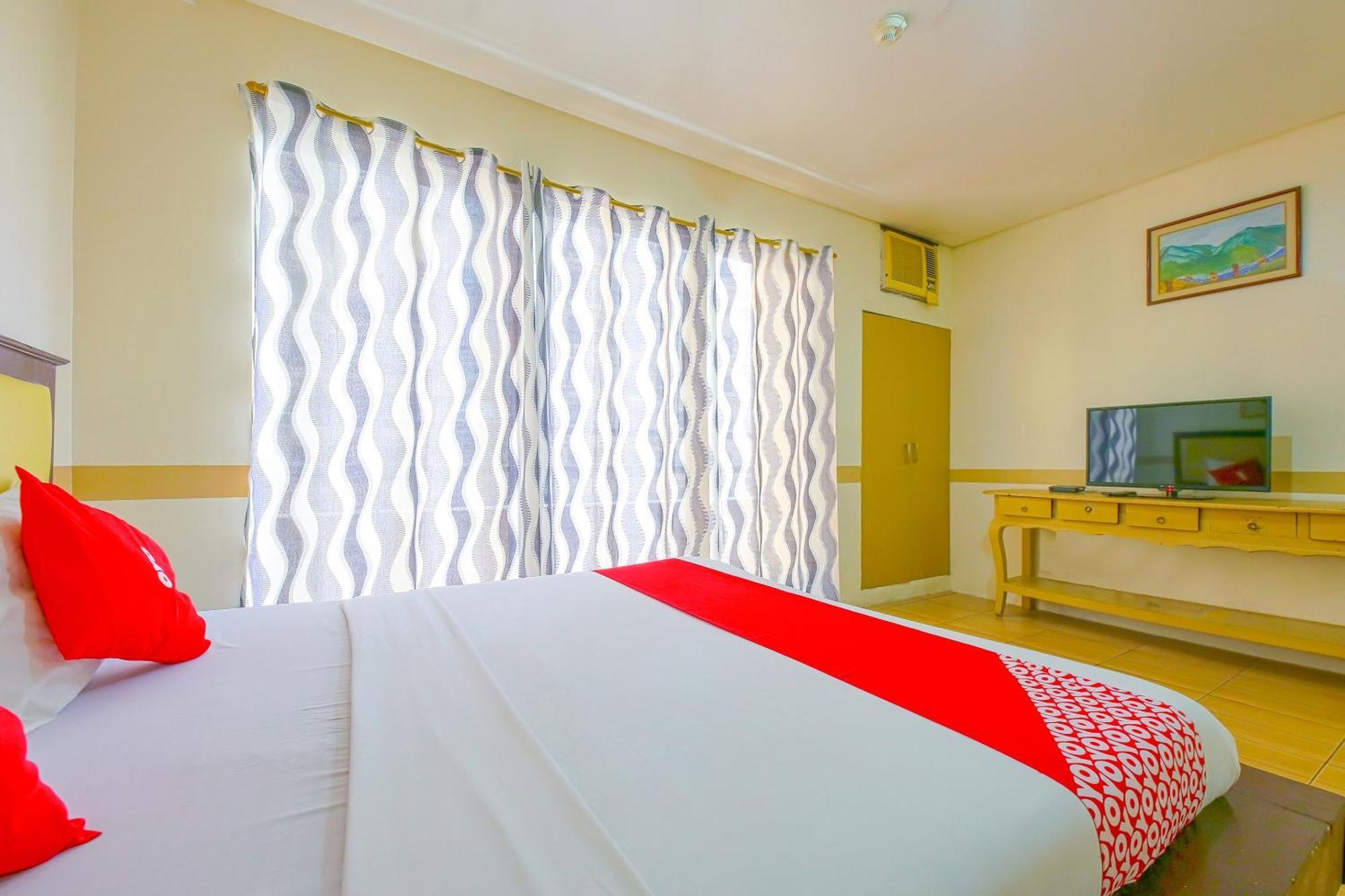 Oyo 769 Poblacion Suites Polaris Makati City Exterior photo