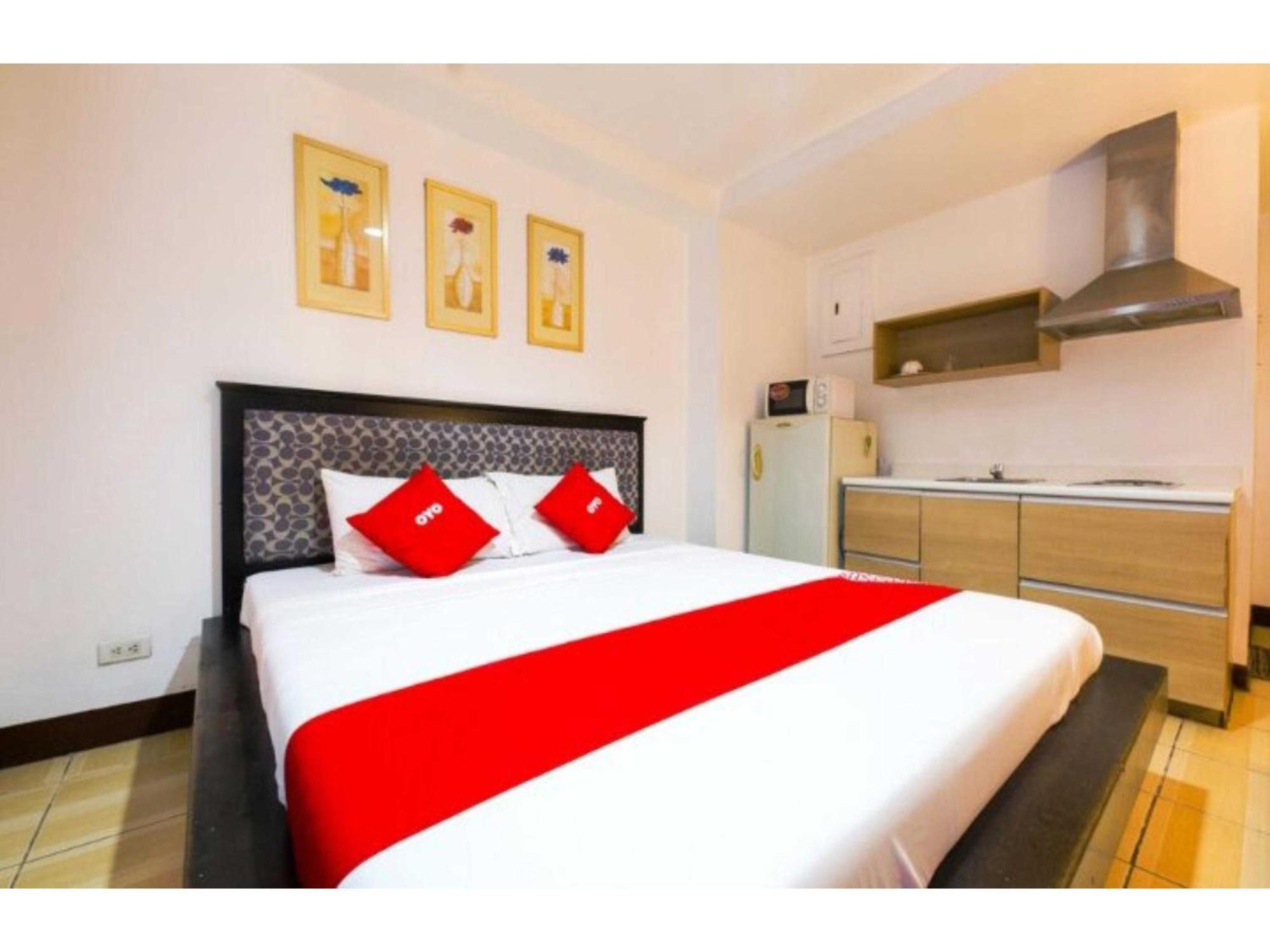 Oyo 769 Poblacion Suites Polaris Makati City Exterior photo